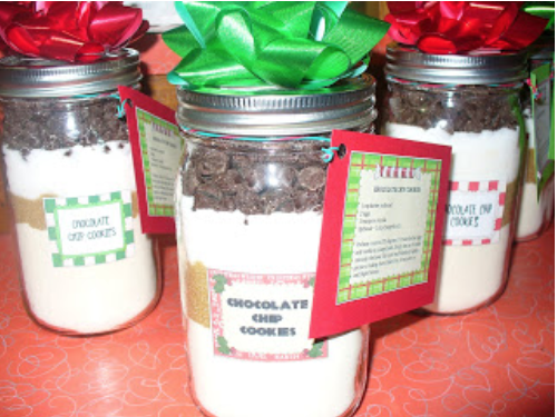 Budget-Friendly Holiday Gift - DIY Cookie Jars - Mom Saves Money