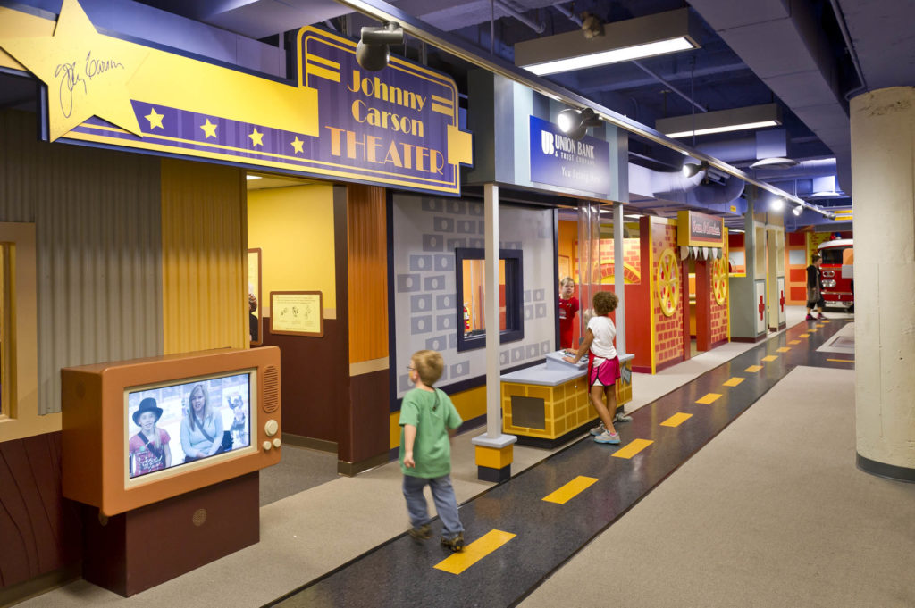 Lincoln children's museum kid's playing