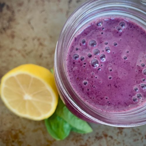 https://momsavesmoney.net/wp-content/uploads/2022/08/Berry-Lemon-Smoothie-DF-1-500x500.jpeg